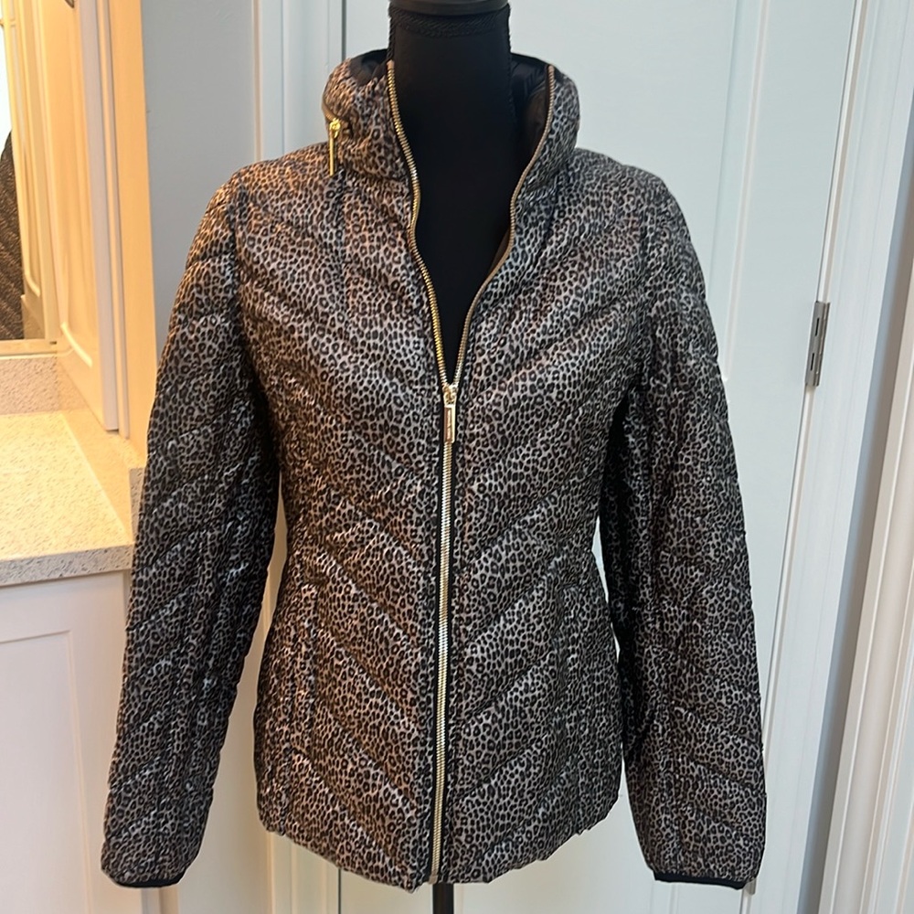 Michael Kors leopard print with hidden hood. size Small - Picture 2 of 15